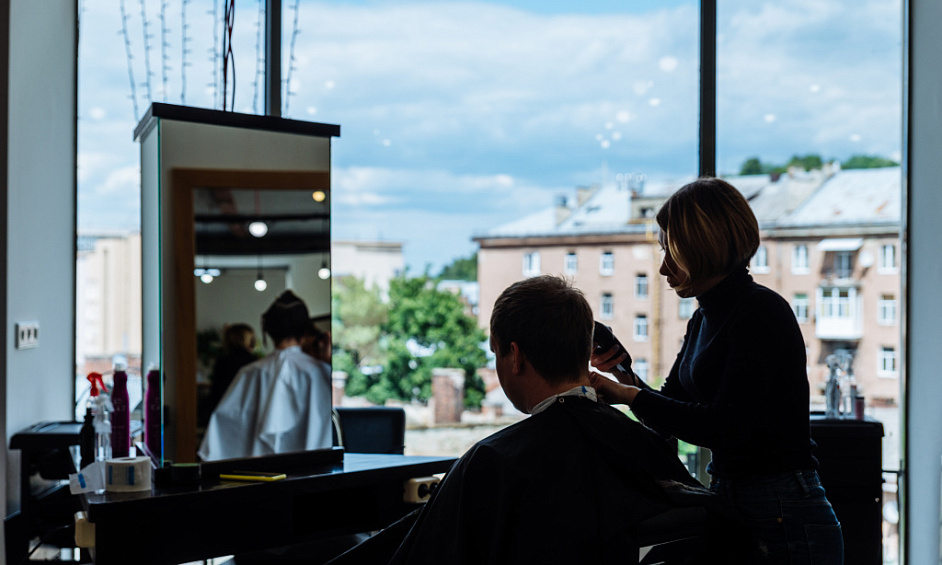 AV salon barber renowned shopping center Valence 1