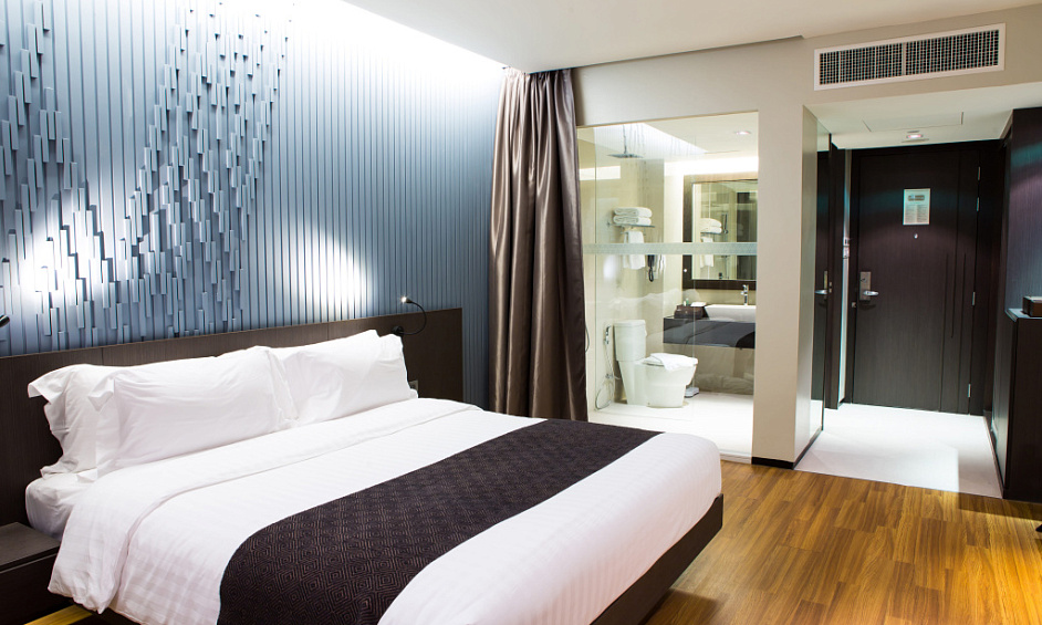 Hotel for sale — over 60 rooms in the Paris region 1