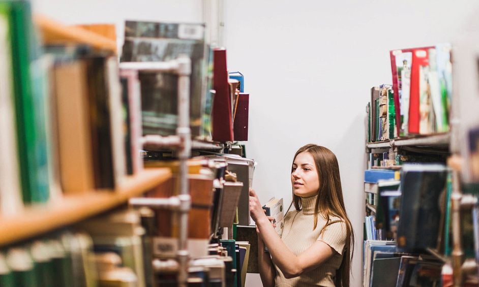 Sale FDC stationery and bookstore bustling neighborhood 75015 1