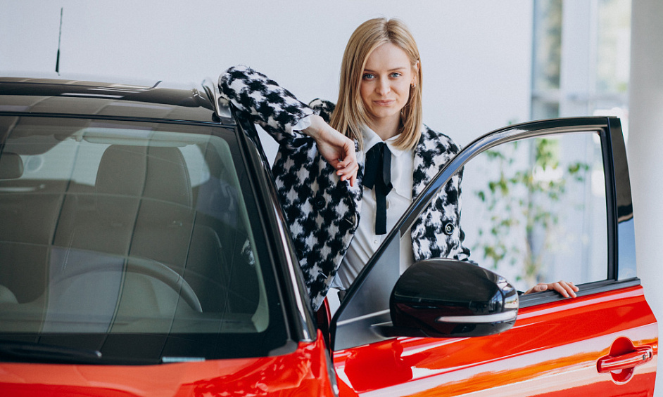 For sale business driving school Valence prime location shop window 1