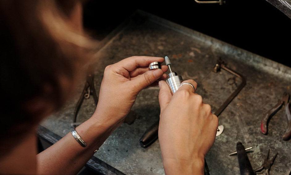 Jewelry and watch shop for sale — great location in Paris 1