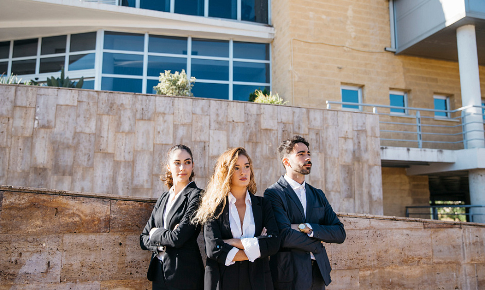 Selling historic multi-activity agency near Lyon 1