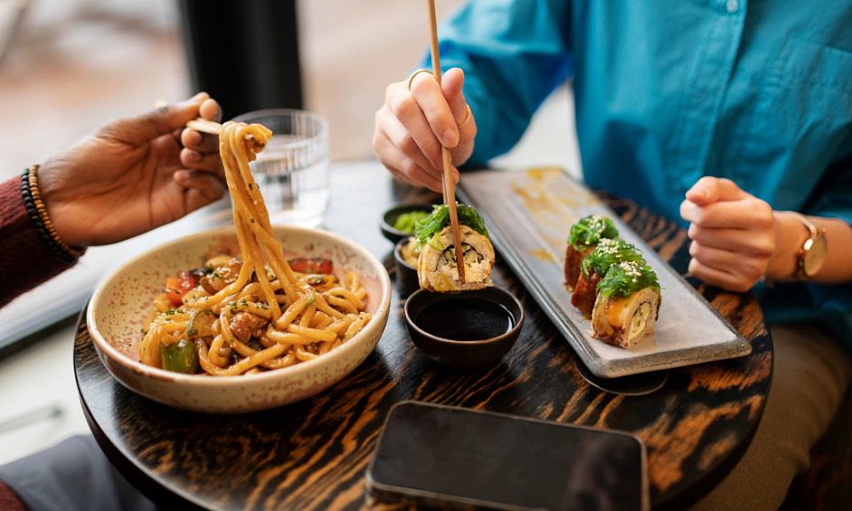 Traditional Asian restaurant for sale in Paris - prime location No.1 1