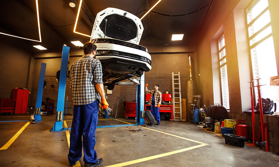 AV auto garage well established and reputed Montélimar 1