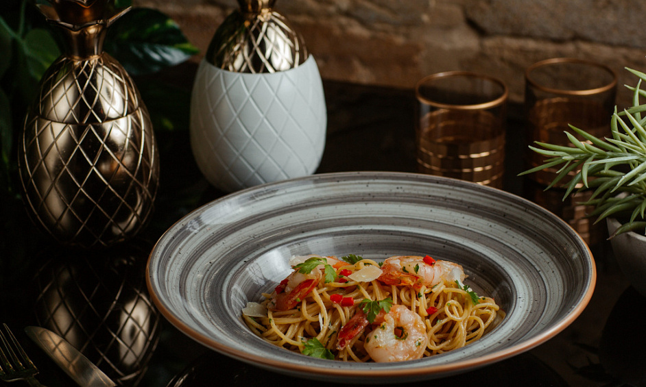 AV shares restaurant ideal positioning 1