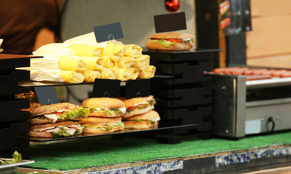 Commercial premises + terrace (fast food) 1