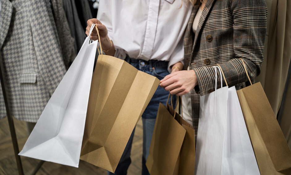 For sale FDC ready-to-wear in Paris 17th premium location 1