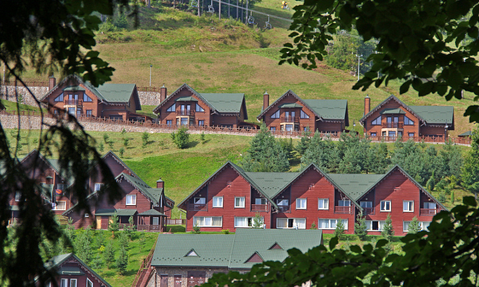 Sale village chalets 13 units 1,3ha Puy de Dôme 1