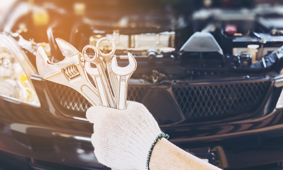 Sale premises + business car garage in Béziers 1