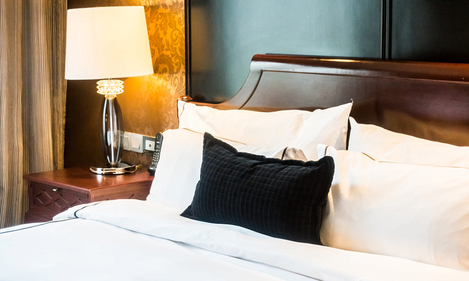 Charming hotel 15 rooms for sale in Nice port 1