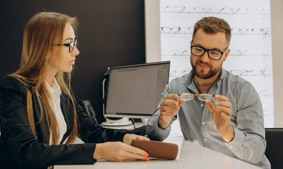 Creation of an Eyes optical shop in Paris 75012 1