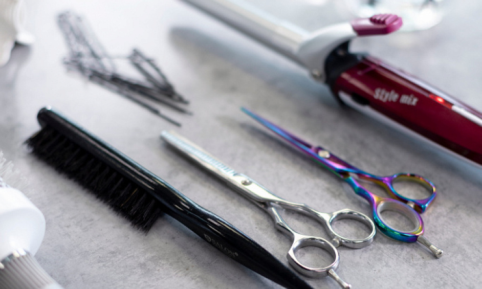 Hair salon for sale on a pedestrian street in Paris 1