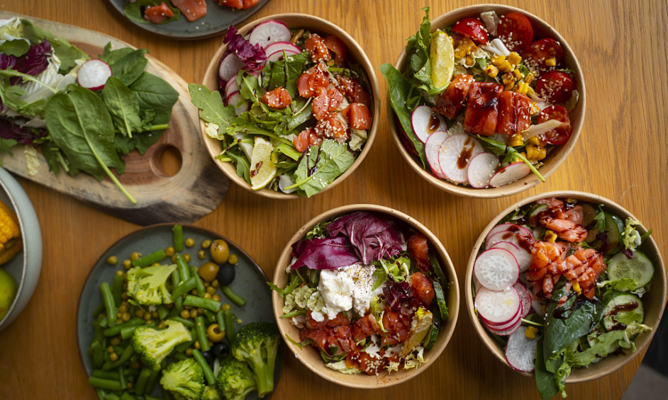 For sale: healthy and trendy salad bar in the 92 1 For sale: healthy and trendy salad bar in the 92 1