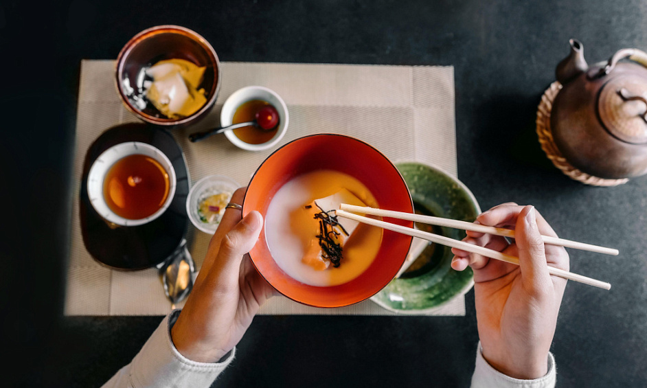 AV Asian caterer prestigious neighborhood 75015 1