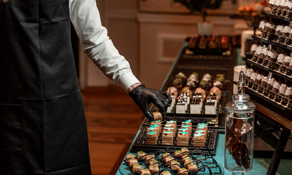 Sale of FDC with beautiful apartment ideally located 69 1