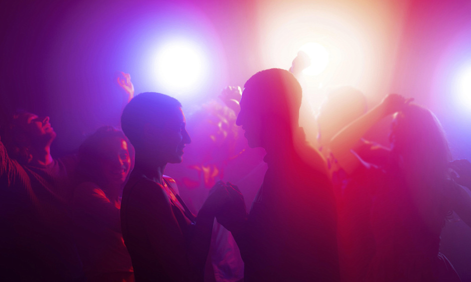 Nightclub for sale with a Class IV liquor license in ZA in Agen 1