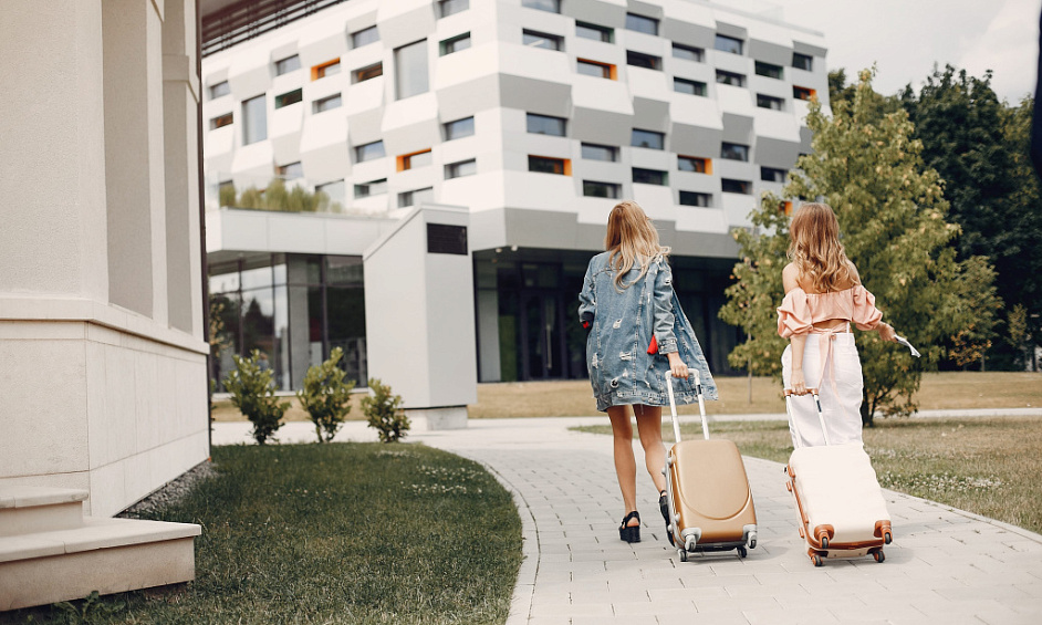 Hotel for sale on the outskirts of a large city near Tours 1