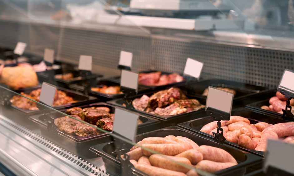 Sale of neighborhood butcher shop in northern Paris 1