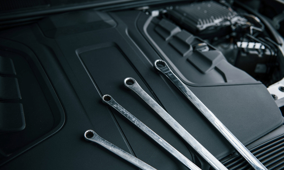 Body shop for sale in a business park between Lyon and St Etienne 1