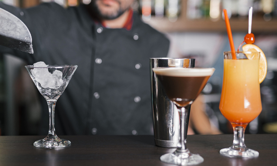 AV cocktail bar with License IV in paris 75011 1