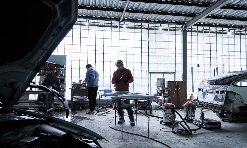 AV multi-brand car garage in Bourg 1