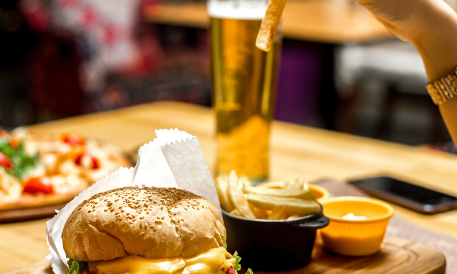 Sells catering business empl N°1 in Paris 1