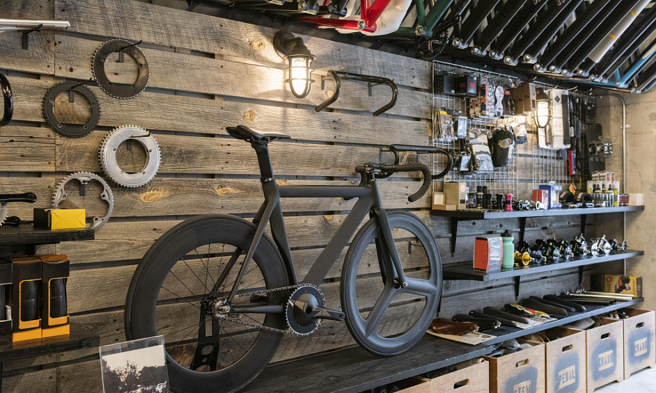 FDC bicycle shop for sale in Paris West 75018 1