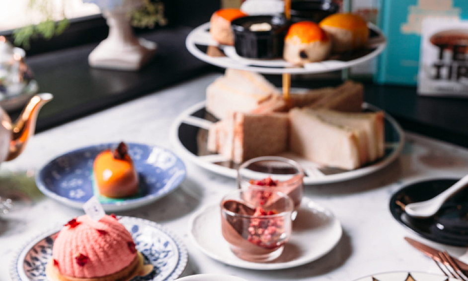 Sale tea room biscuit shop Montpellier St Roch 1