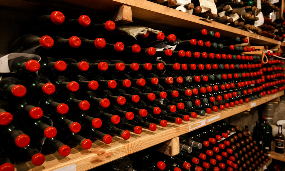 Looking for a wine merchant in a vibrant neighborhood of Lyon 1 Looking for a wine merchant in a vibrant neighborhood of Lyon 1