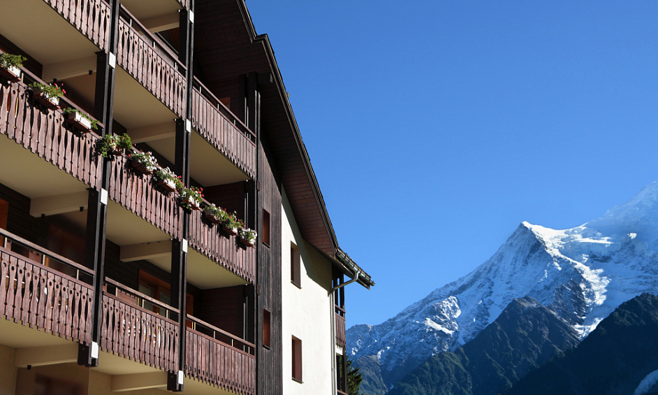 Sale of business and hotel premises in a winter resort, Savoie 1