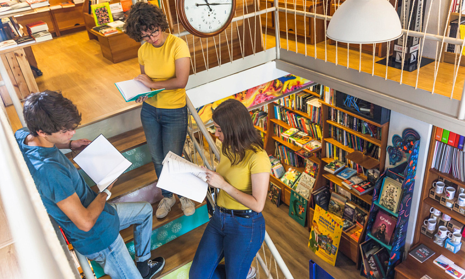 Sale bookstore stationery press in Paris 75016 1