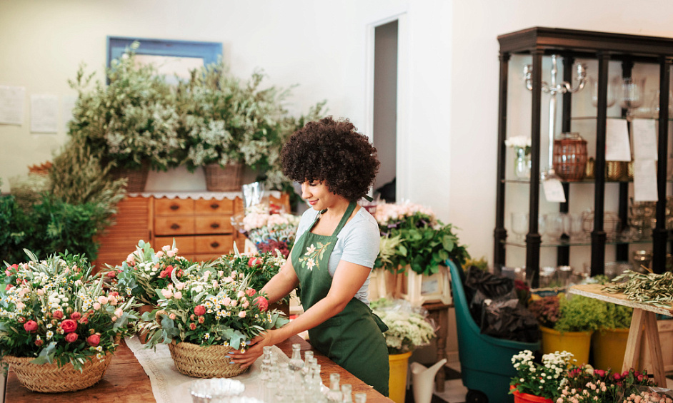 Sale FDC florist 80m² village center south Loire 1