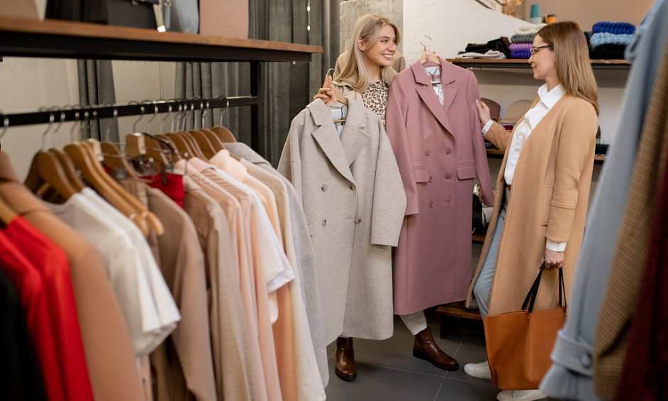 Shop for sale ready-to-wear accessories Paris 18 1