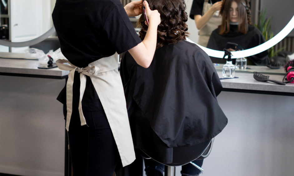 Sale of hair salon business great visibility Aix city center 1